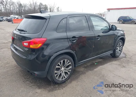 2017 Mitsubishi Outlander Sport 2.0 Le z USA, uszkodzony, nr VIN JA4AP3AU1HZ061507